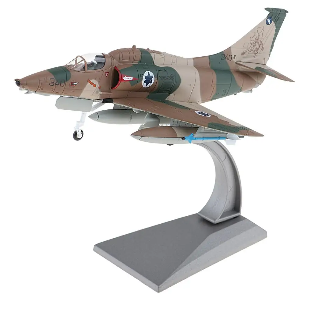 Модель литая авиационная Американская модель самолета Skyhawk 1:72 |