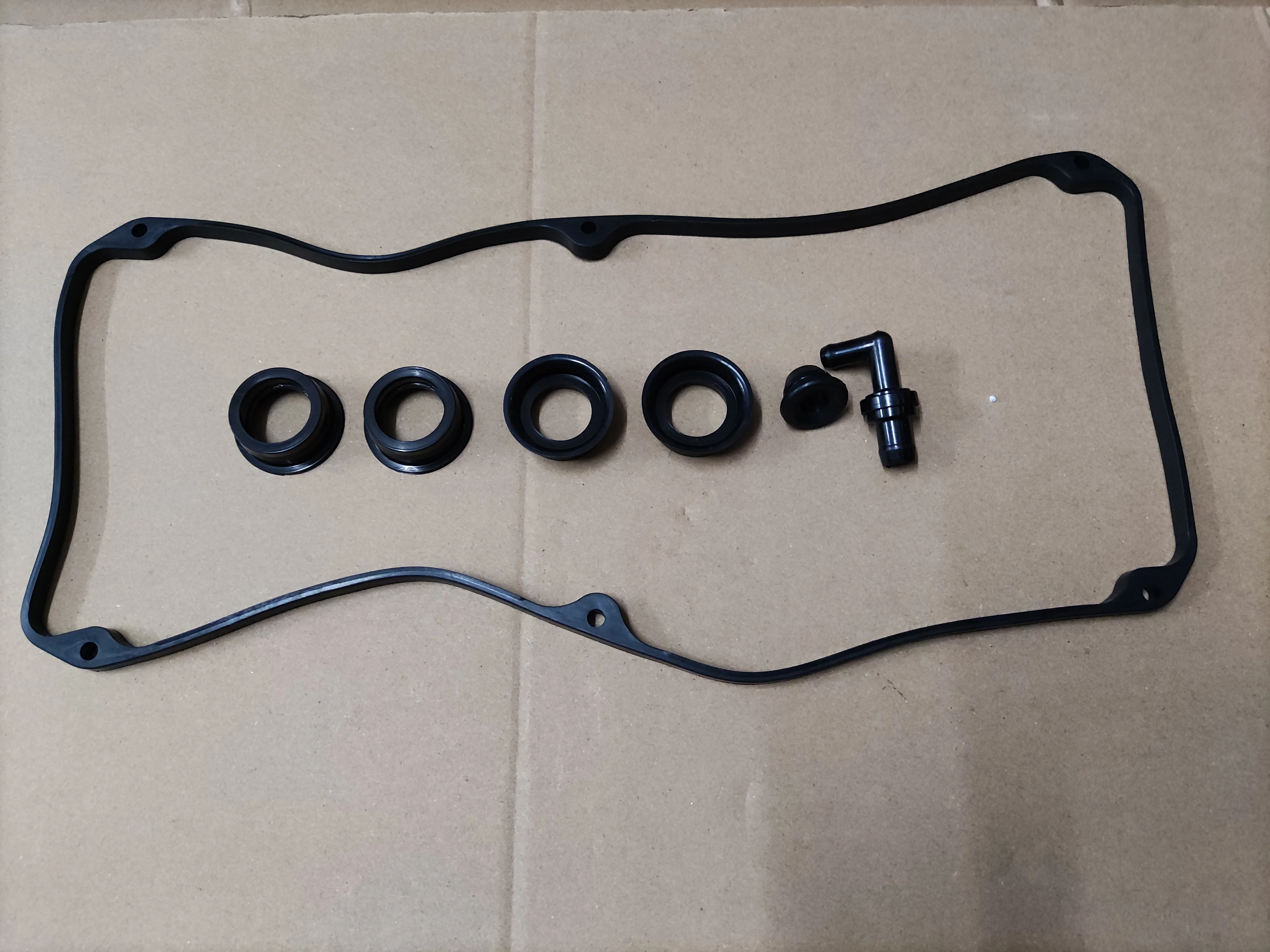 4G63 4G64 valve room cover + spark plug seal 4 PVC valve (set)