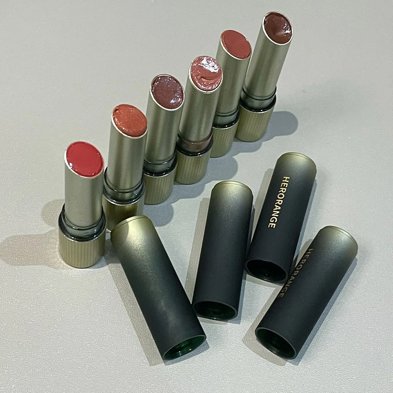 Heart Shaped Moisturizing Lipstick with Shine