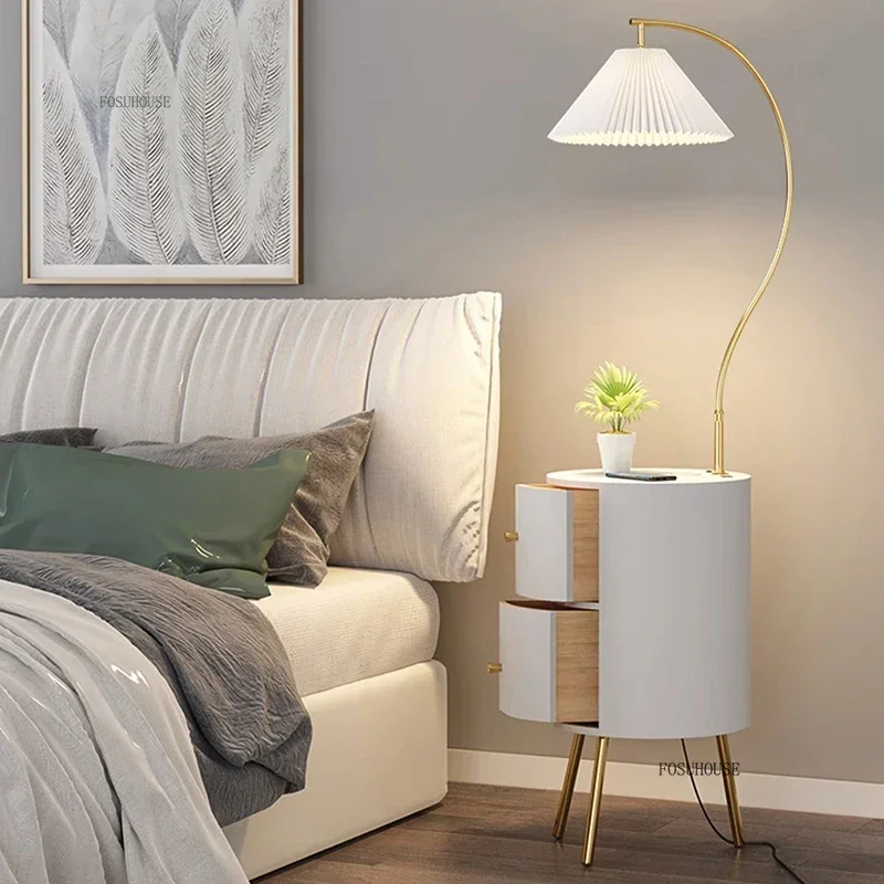 French Light Luxury Nightstands for Gaming Room Round Solid Wood Bedside Table Creative Unique Lighted Tables for Cloakroom