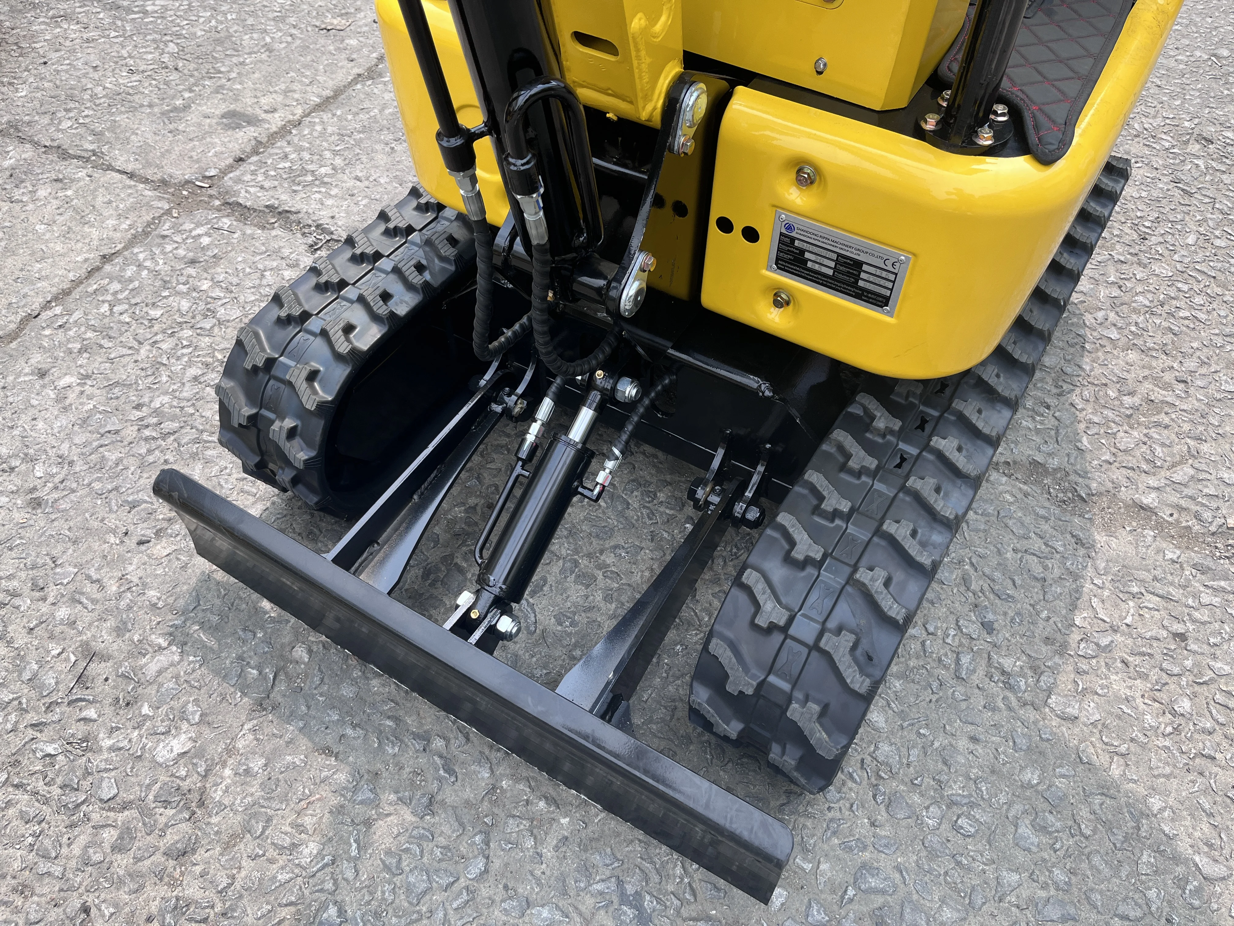 Рисунок 2 - Мини-экскаватор на гусеничном ходу