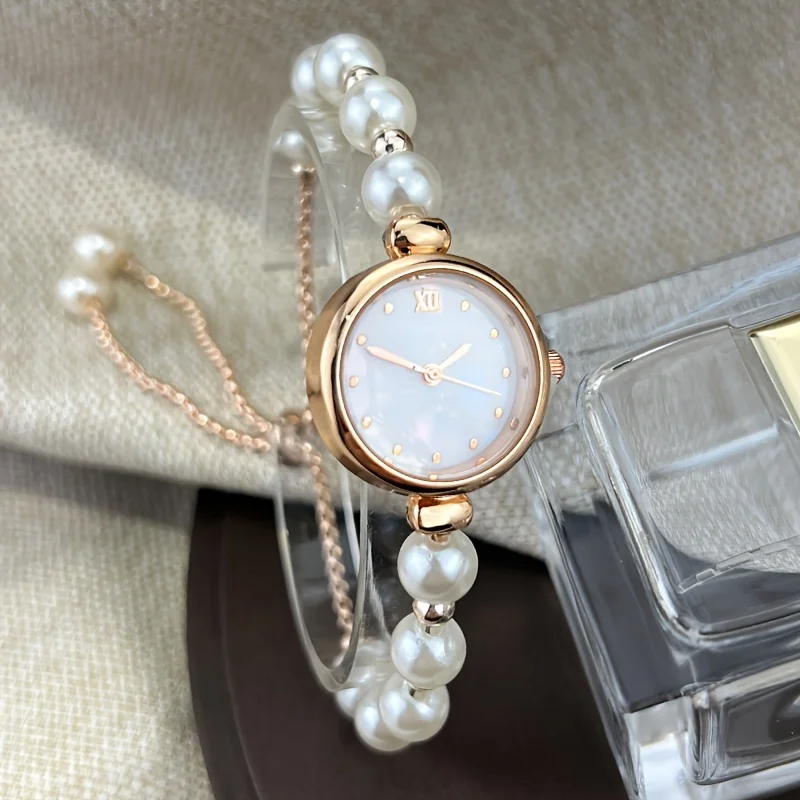 1pc Elegant Adjustable Pull-Out Alloy Strap with Imitation Pearl ,Comfortable Round Alloy Case Quartz Wrist Watch for Women 1