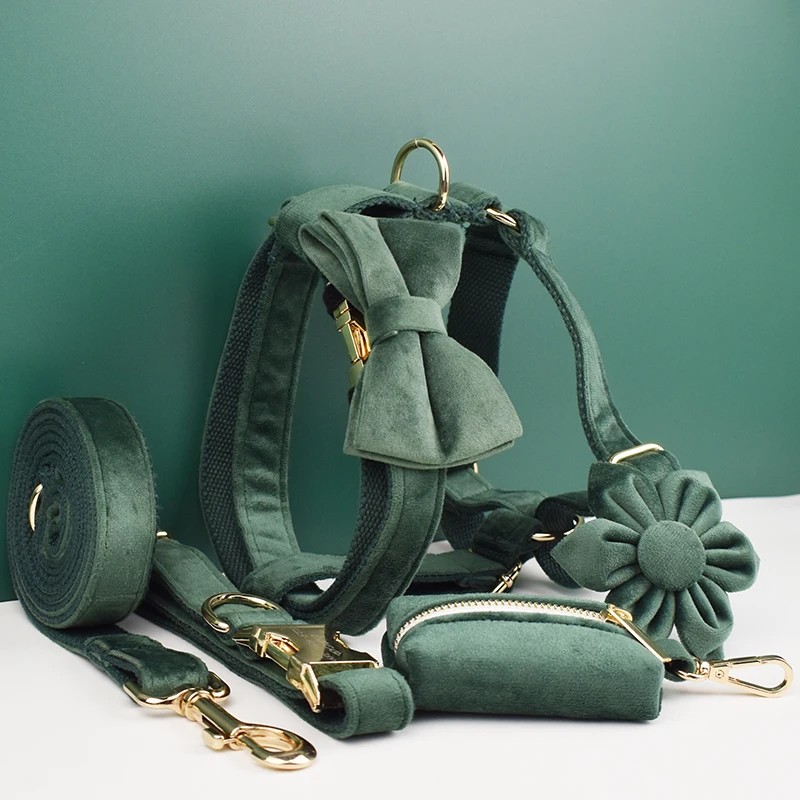 Personalisiertes Samt-Hundehalsband-Geschirr-Leinen-Set Maßgefertigte Hundehalsbänder Luxus-Hundehalsband-Leinen-Geschirr-Set mit Schleife aus Samt10
