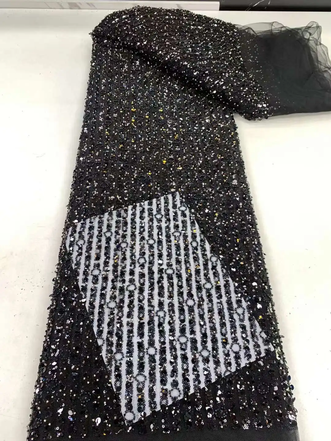 

2023 New Design African Lace Fabric With Luxury Sequins Embroidery French Tulle High Quality Beaded Laces Bridal Fabrics ZX2602