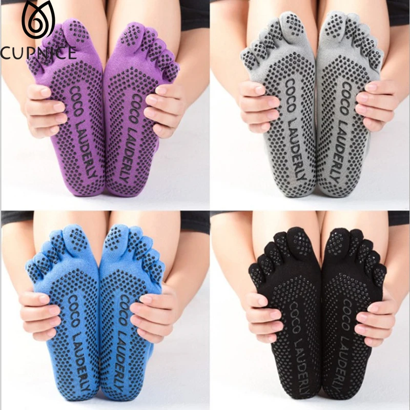 Yoga socks Women Yoga Silicone Socks Gloves Sets Half Toe Five Toed Non Slip Ladies Sports Socks Five-Finger Gloves