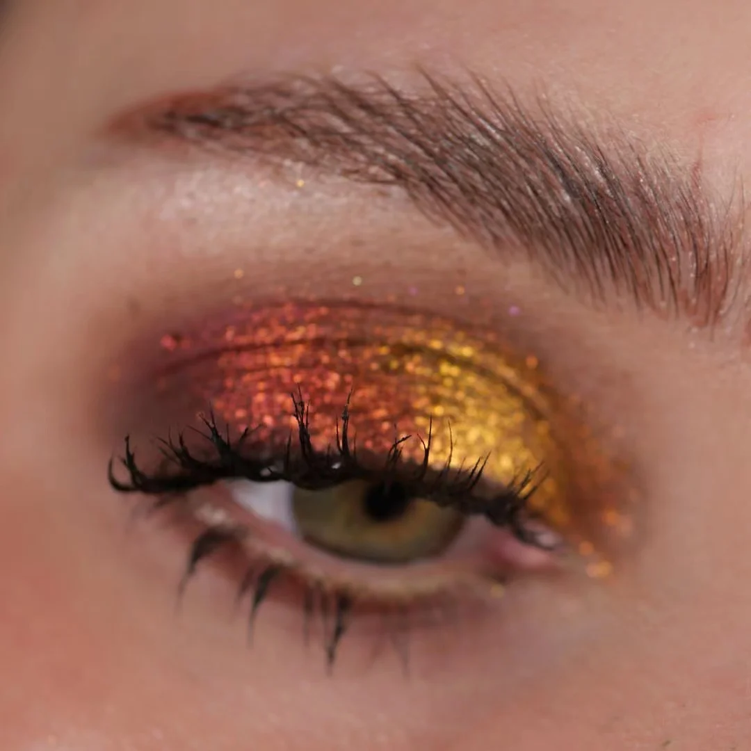 Circus Palette Shellwe Makeup Liana Palette Multichrome Duochrome Pressed Eyeshadow Sparkly Eyemakeup