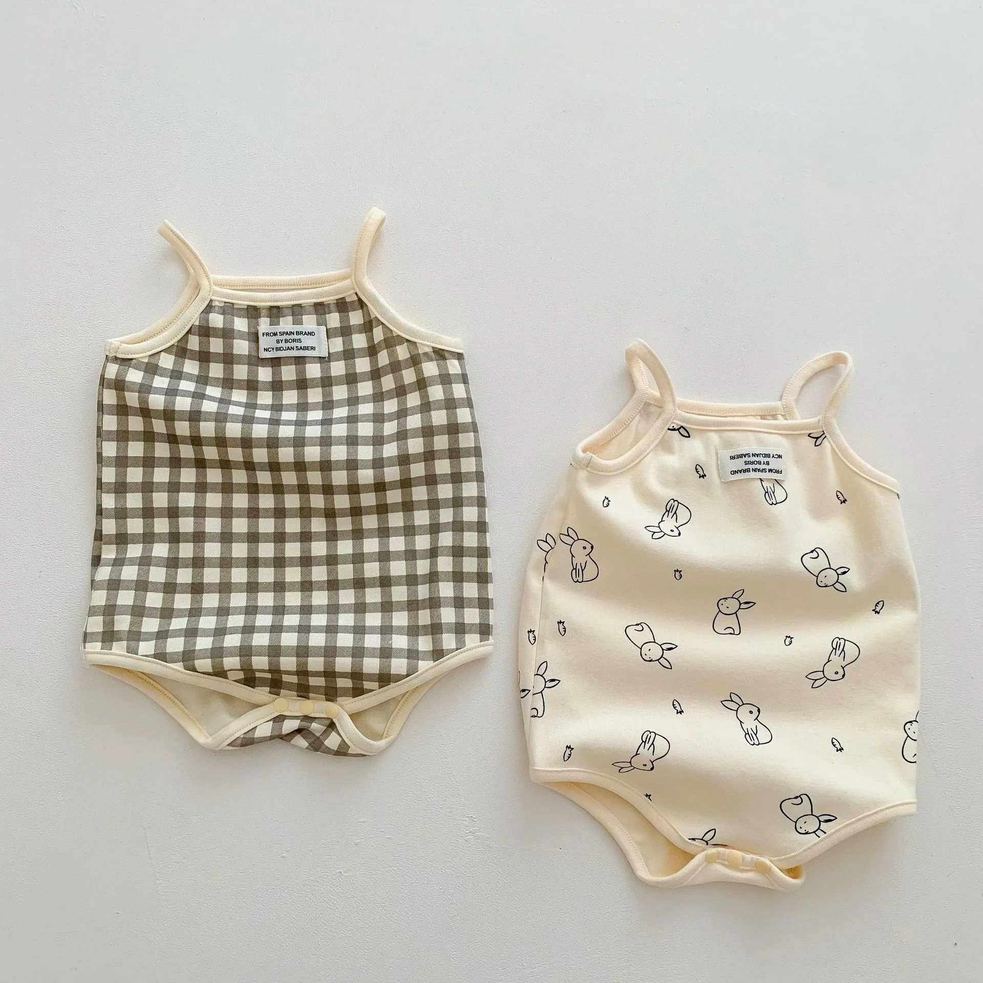 Ircomll 2-teiliger Sommer-Strampler für Babys, Jungen und Mädchen, ärmellos, mit Knöpfen, lässiger Overall für Neugeborene, Einteiler, Krabbelanzug – Detail 2