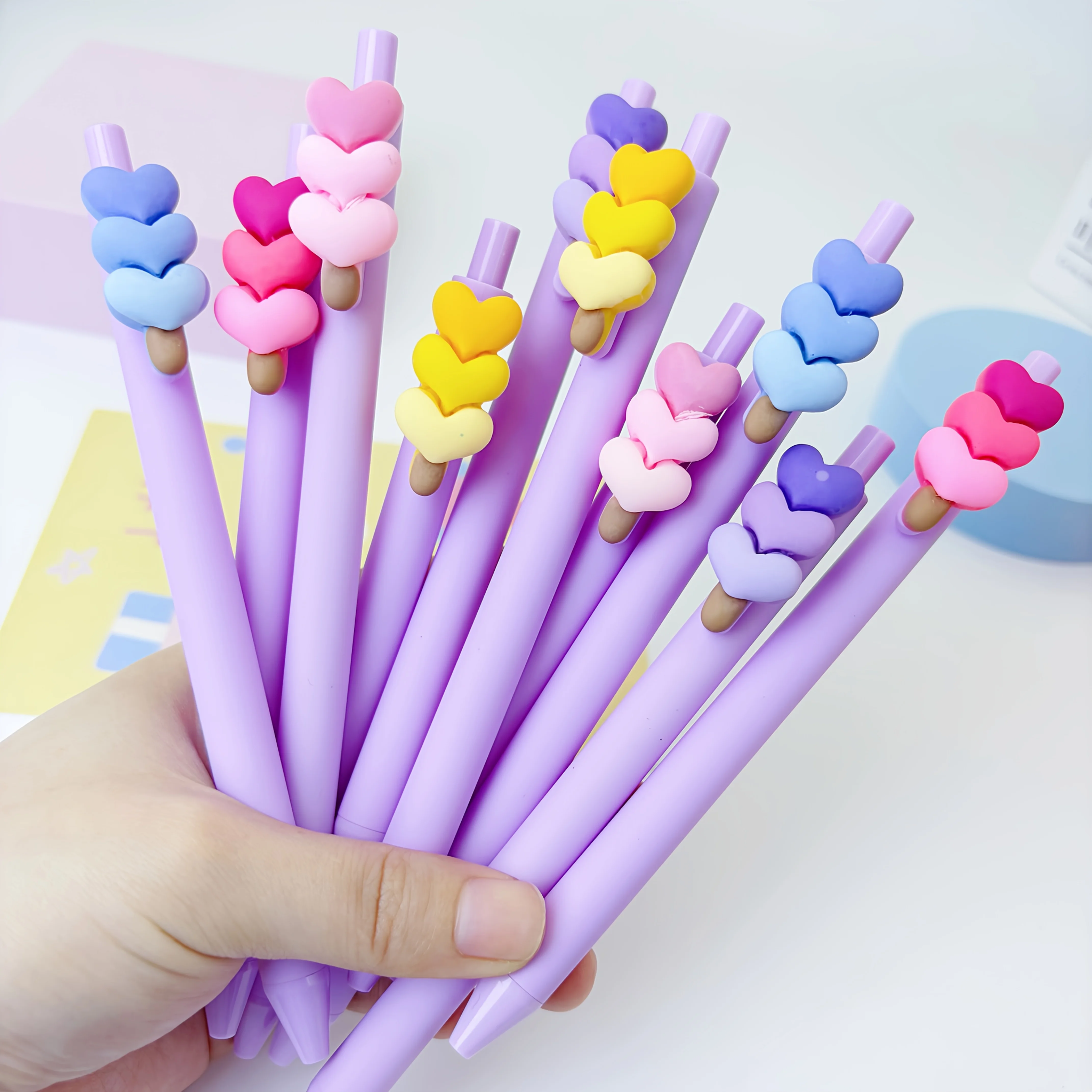 랜덤 색상의 5개입 마카롱 하트 테마 볼펜, 달콤한 사랑 테마 필기구, 세련된 문구 선물, 귀여운 하트 장식, 글쓰기, 저널링, 낙서, 사무실 서명, 여성스럽고 미학적으로 아름다운 문구류, 휴대용 접이식 디자