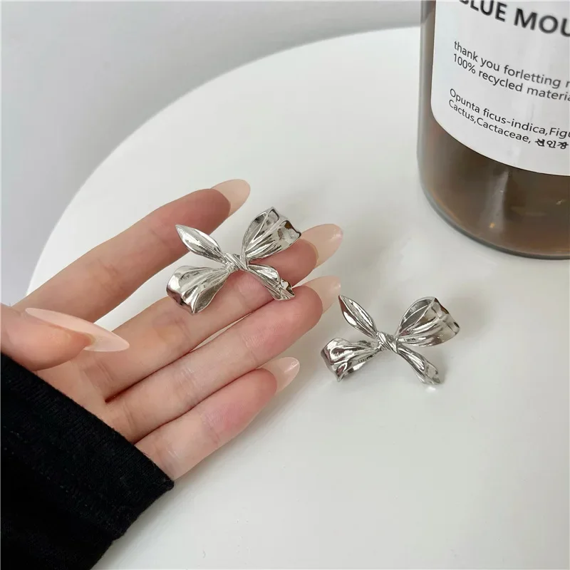 Korean Simple Metal Bow Clip Earrings No Piercing  Female Concise Trendy Silver Color Bowknot Ear Clip Earrings No Hole Women