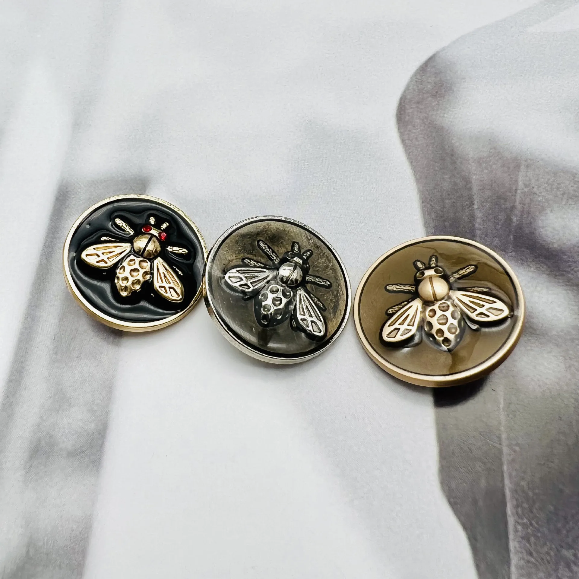 UNICRAFTALE 20 Piezas 23 Mm De Diámetro Medio Redondo Vástago Blazer Botones Metal Media Bola Botones De Cúpula Botones De Costura De Bronce Antiguo Botones De Vástago De Aleación Para Coser Ropa