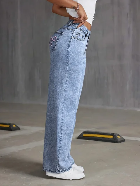 Pantalones de pierna ancha de moda bordados con lazo y bolsillo trasero para mujer Pantalones vaqueros lavados versátiles 4