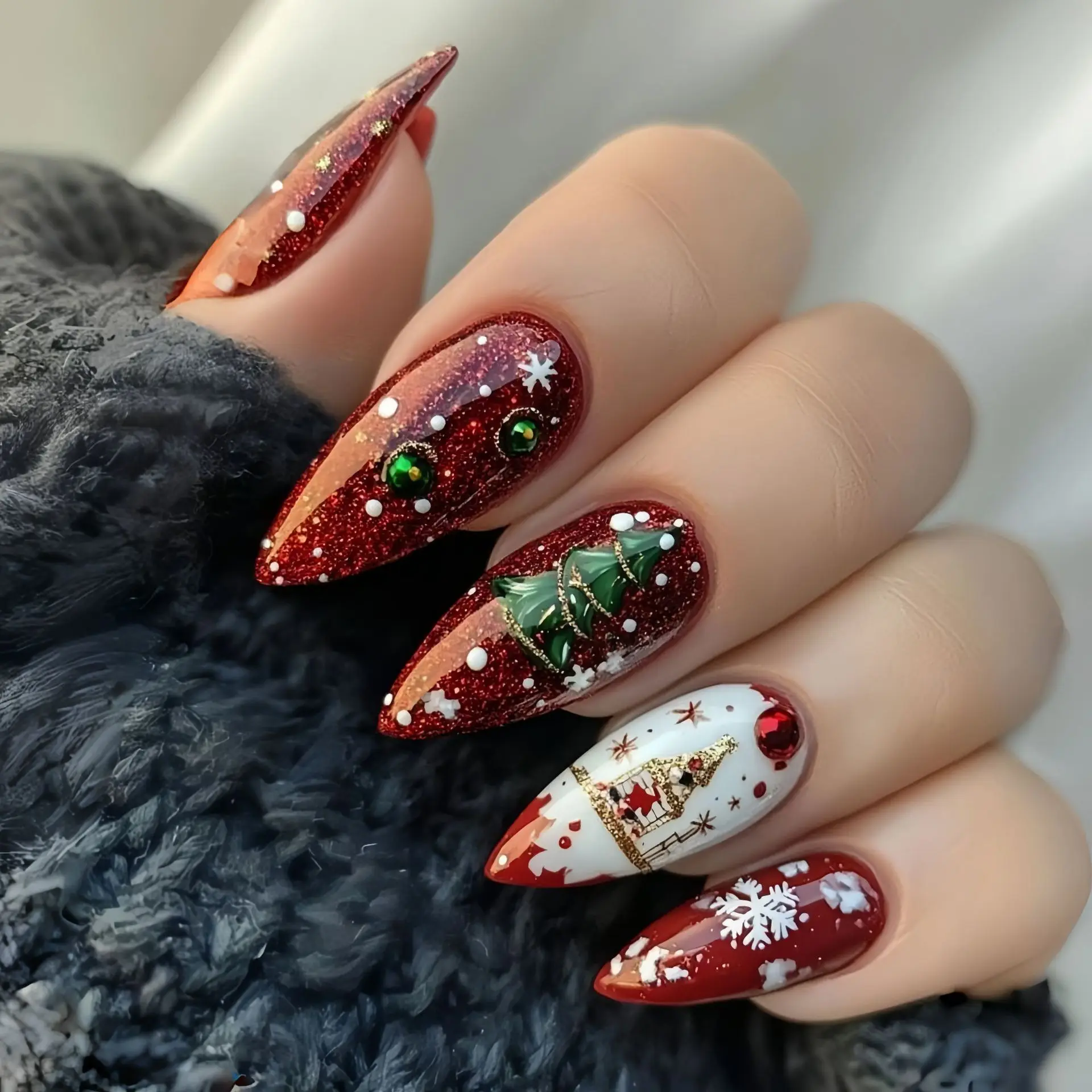 Medium fake nails for Christmas party 4