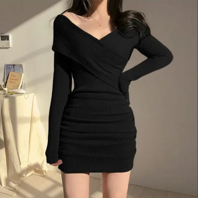 thumbnail image 1 of Vestido negro de mujer 2023 primavera manga larga de una pieza fiesta ajustado mini bata sexy club vestido túnica vestido cuello en V falda ajustada, 1 of 5
