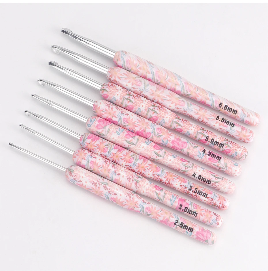 8 Size Crochet Hooks Set, MultiColor, 2(B)-6mm(J) Ergonomic Crochet Hooks with Case for Arthritic Hands, Crochet Lovers Gift