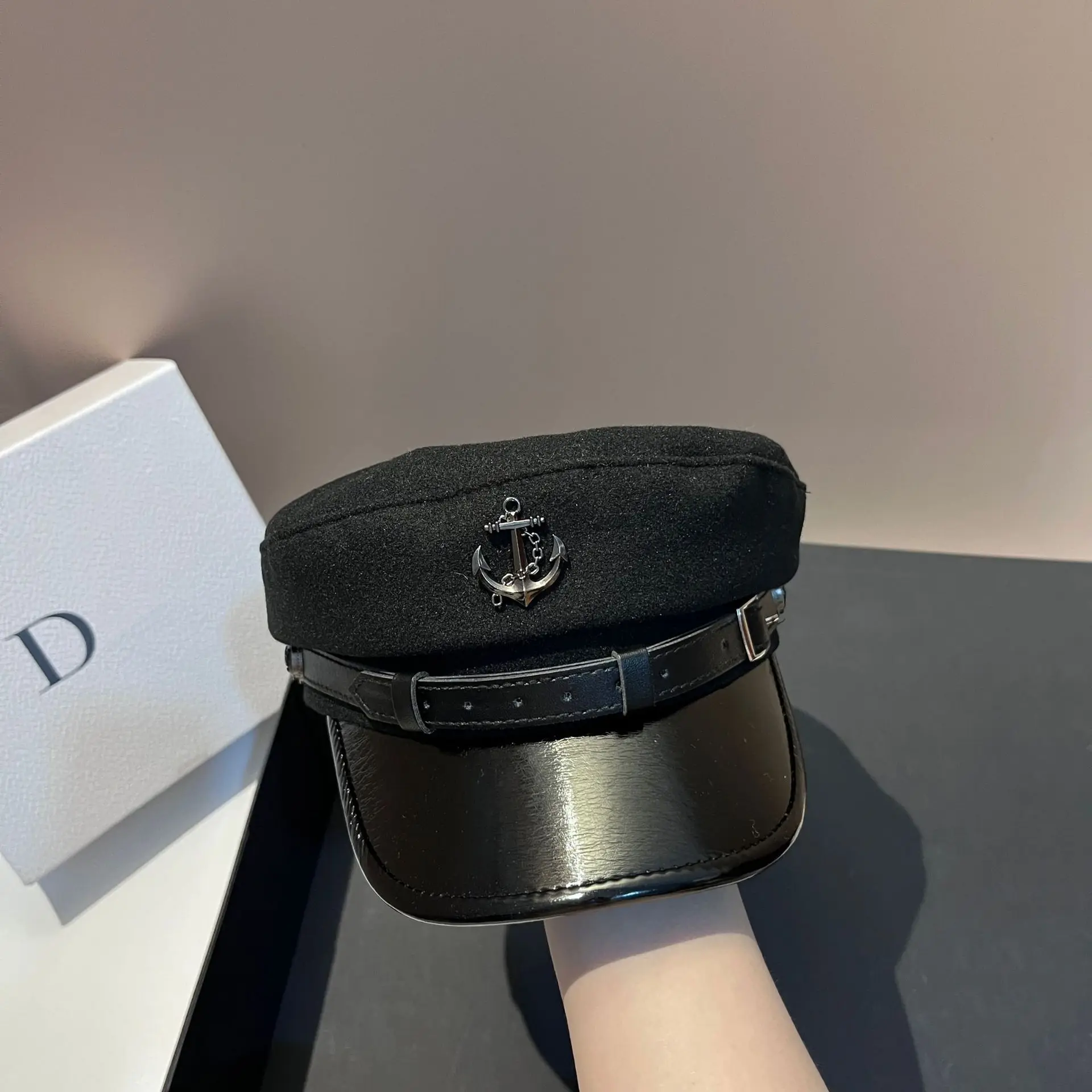 Nieuwe wollen riem marinehoed, Europese en Amerikaanse lichte luxe, modieuze en leeftijdsverminderende lederen rand, warme eendenbekhoed, krantenmeisjeshoed_voghion.com