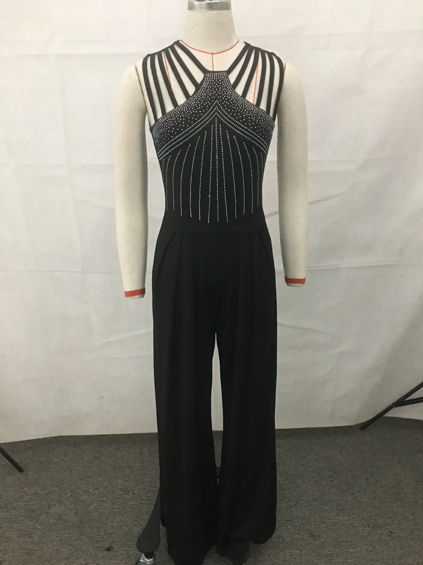 2023 Spring and Summer New Women's Jumpsuit Casual Fashion Sleeveless Slim Waist Solid Color Jumpsuit Women