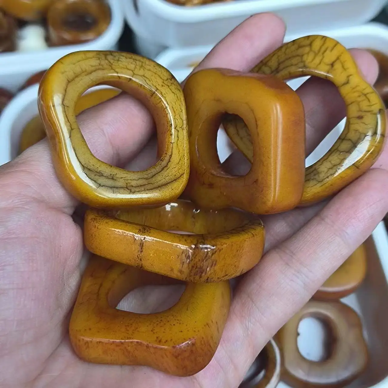 20pcs/lot natural yak bone safety clasp pendant wholesale Yellow Bracelet necklace Accessories jewelry amulet Ethnic style diy