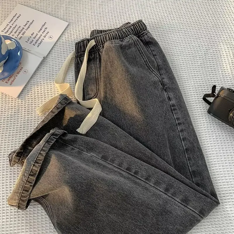 Loose Fit Men's Elastic Waist Jeans - Detail View