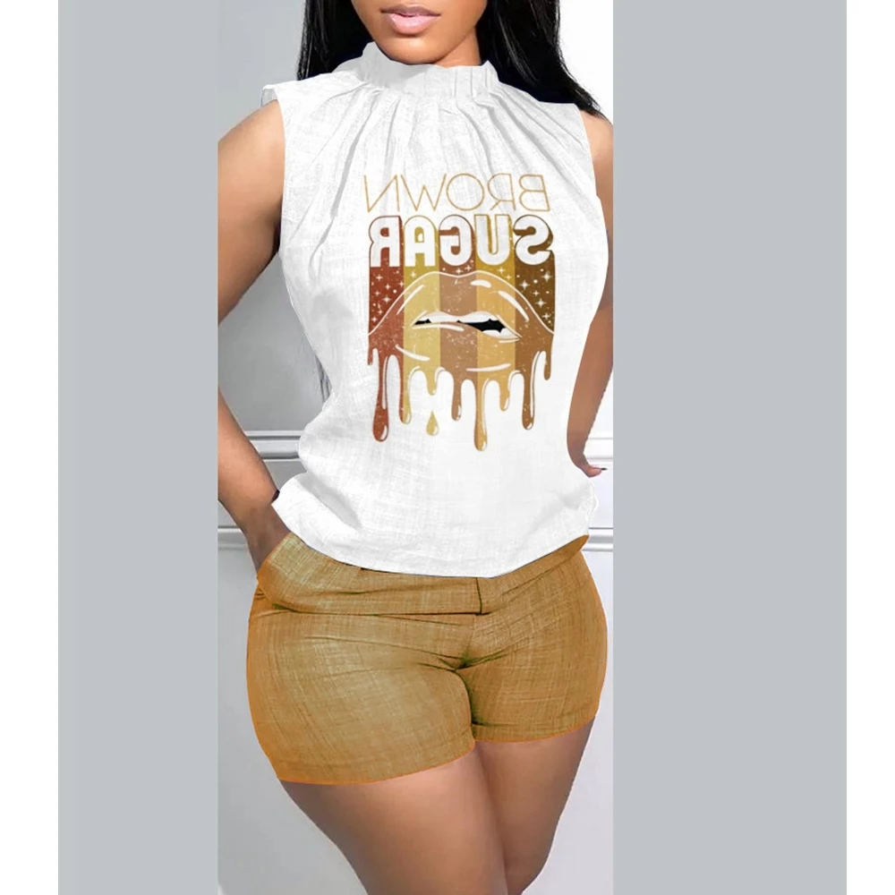 

Женский летний комплект из шорт и топа с круглым вырезом