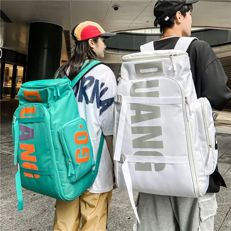 

2024 Fashion Large Capacity Ski Skateboard Bag Trend Brand Men's Travel Backpack Sports Hiking Men's Backpack Dry wet separation