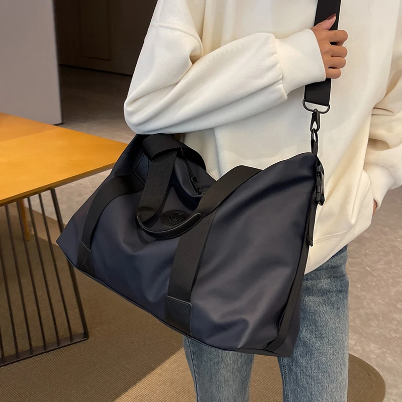 Fashionable travel bag, large capacity sports crossbody bag, handbag, suitable for going out, gym, university, shopping, moving