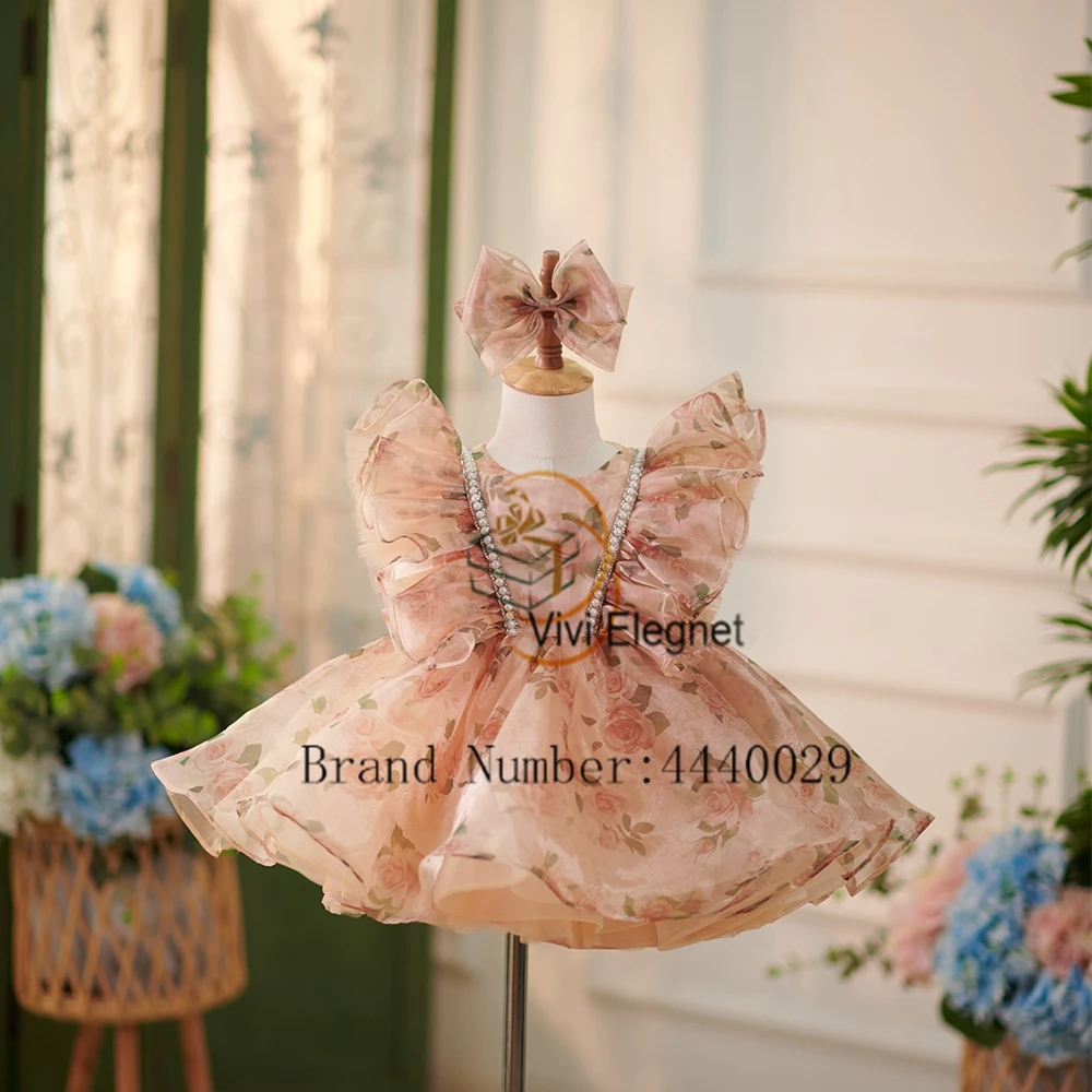 

Charming Tiered Flower Girls Dresses with Organza 2023 Summer New Scoop Christmas Gowns Sleeveless beading فلور فتاة اللباس