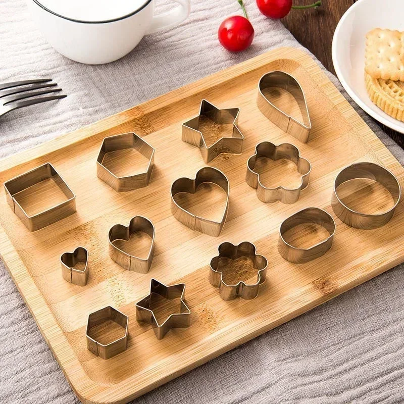 Set 12 Formine Per Biscotti In Acciaio Inox – Mini Stampini Con Forme Di Cuore, Stella, Fiore E Cerchio, Per Biscotti E Fondente