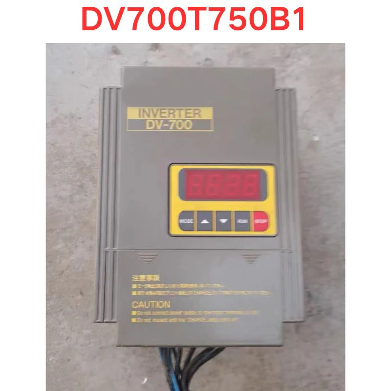 

Б/у инвертор DV700T750B1, проверка функций ОК