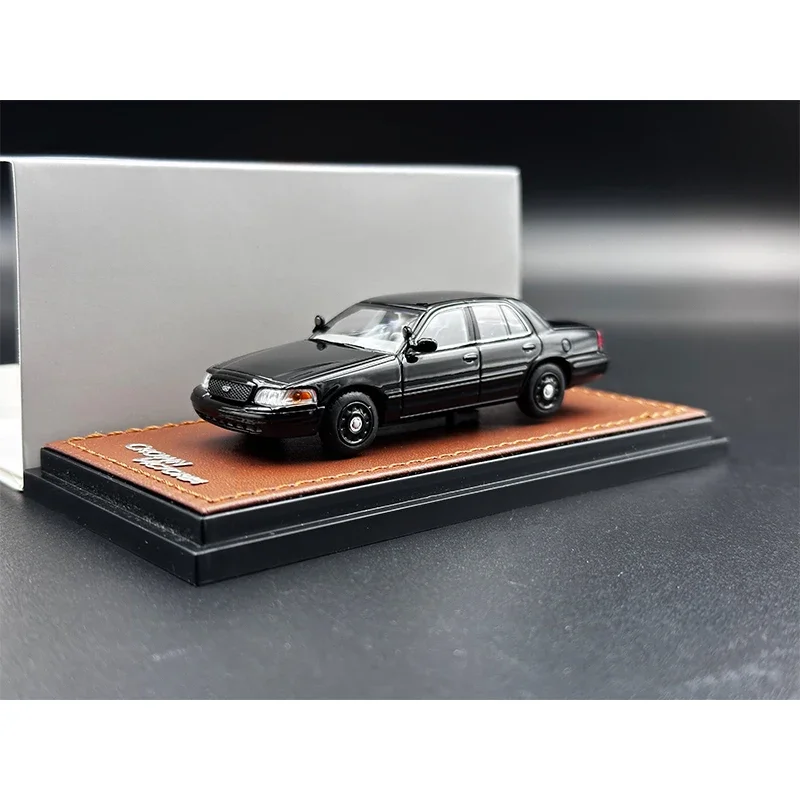 

GOC 1:64 Black Crown Victoria Police Patrol Car Diecast Diorama Model Collection Toys