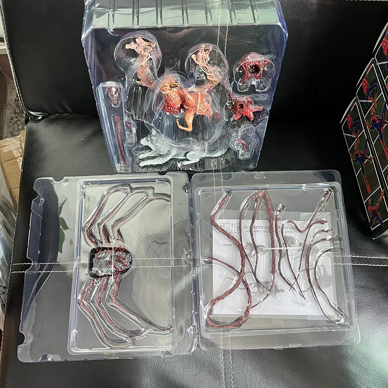 NECA Figure Collectible The Thing Deluxe Ultimate Dog