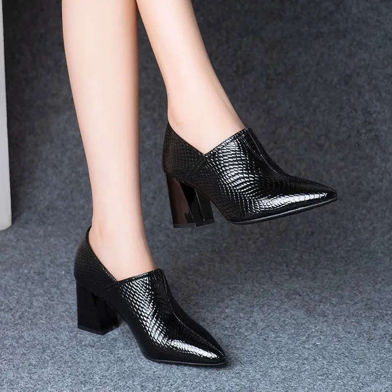 

New women's pointed toe outerwear fashion oversized high heels 2024 new thick heels do not rub feet fashion shoes