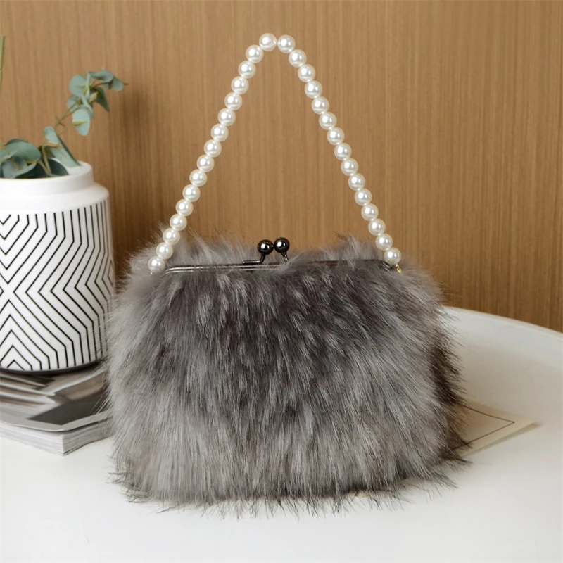 2023 New Women's Fur Shoulder Bag Luxury Imitation Raccoon Fur Shoulder Bag Luxury Pearl Chain Embellished Dinner Bag