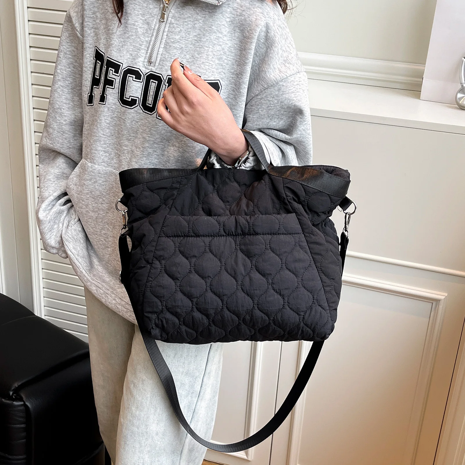 Women Nylon Simple Shoulder Handbag Adjustable Strap One Shoulder Crossbody Bag Quilted Crossbody Bag for School Work Daily Use