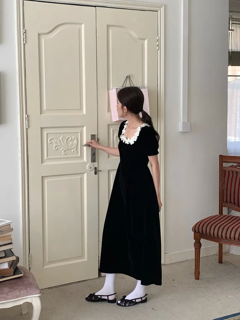 Autumn French Vintage Black Velvet Midi Dresses for Women Puff Sleeves Square Collar A-line Korean Fashion Vestido Mujer New