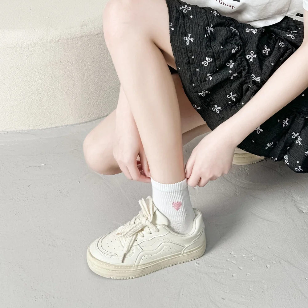 Weiß Frühling Sommer Dünne Atmungsaktive Mesh Herz Stickerei Einfarbig Mitte Rohr Socken Weiche Sport Baumwolle Sokken – Detail 13