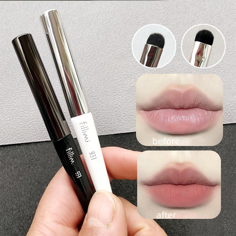 Description Picture 2 of itemSmall Lip Brush With Cover Makeup Beauty Tool Eye Shadow Brush Portable Multifunctional Mini Soft Cream Cosmetics Contour Brush