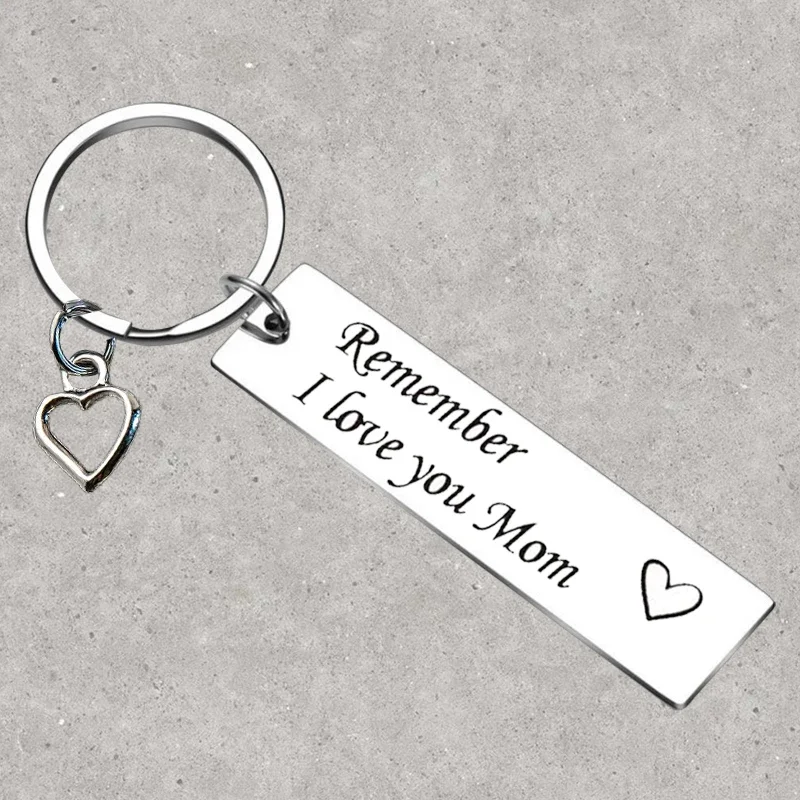 

Брелок с надписью «I Love You Mom»