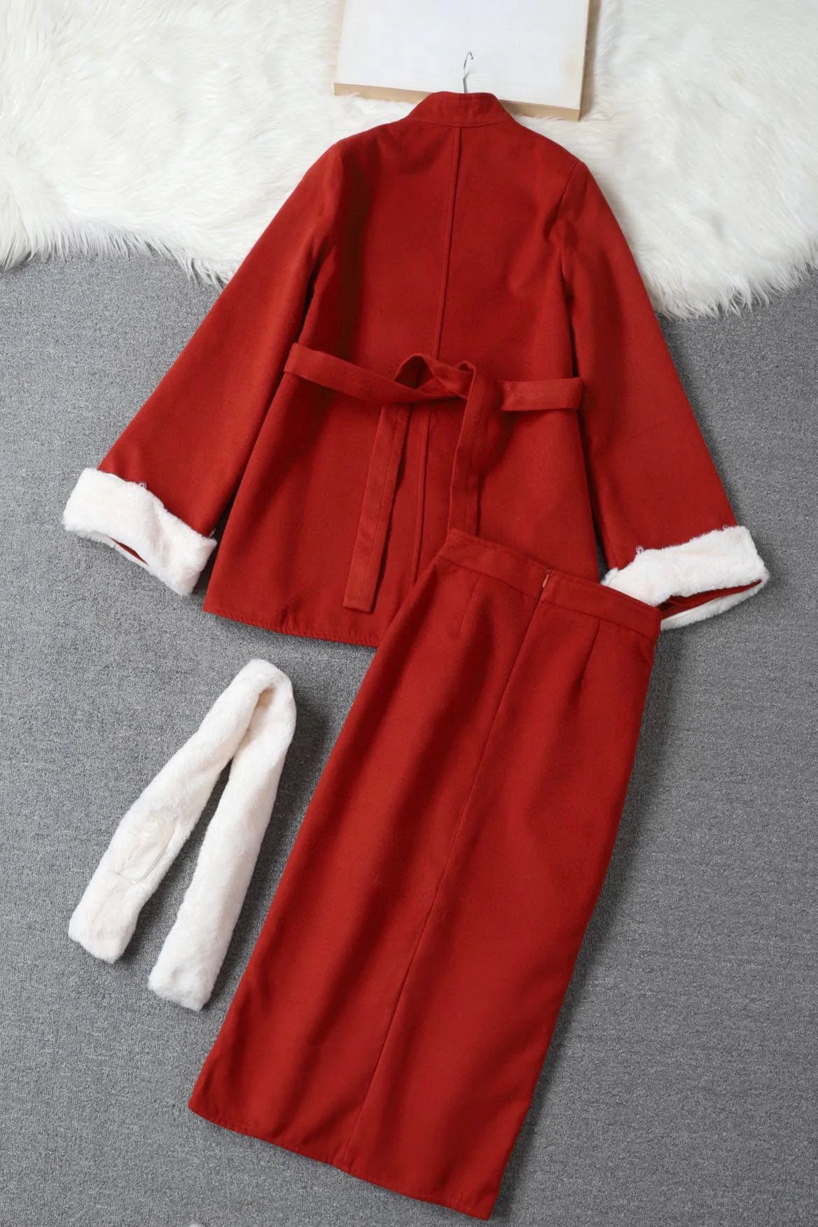 

2023 Женская одежда в китайском стиле с V-образным вырезом и пряжкой в сочетании с костюмом в современном стиле новинка осень-зима 1216