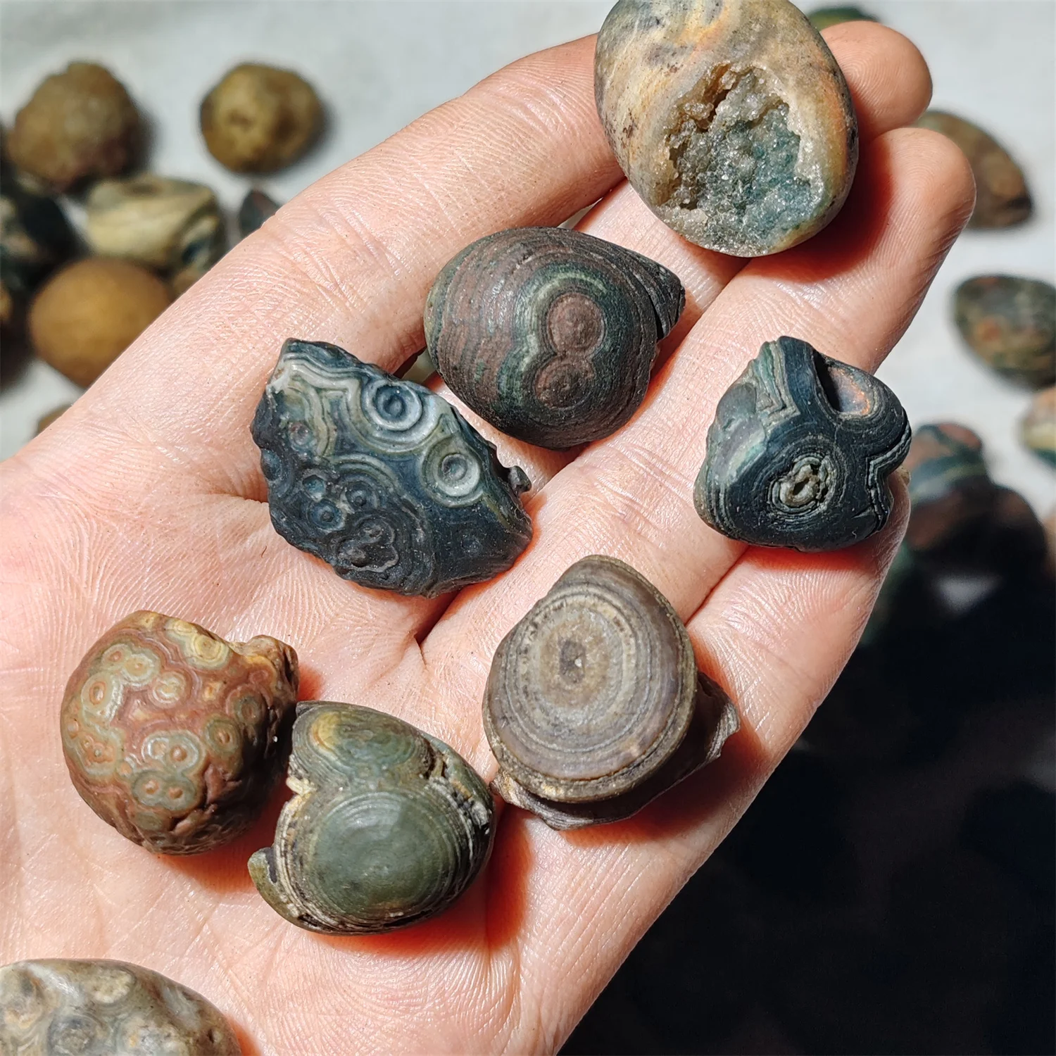 142pcs/lot Natural Precious Rare Magical Gobi Rough Stone Bulk samples Non-porous Special energy Precious stone Treasured admire