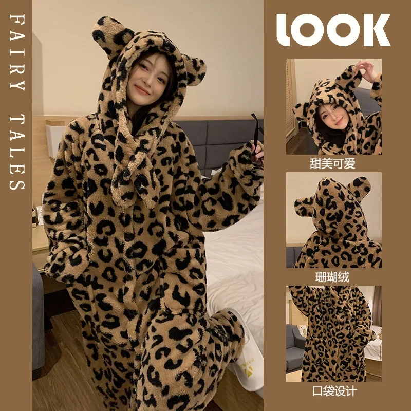 thumbnail image 1 of Conjunto de pijama con capucha de leopardo para mujer, traje de Casa suave de felpa, manga larga, franela gruesa y cálida, color Coral, talla grande, Invierno, 1 of 4