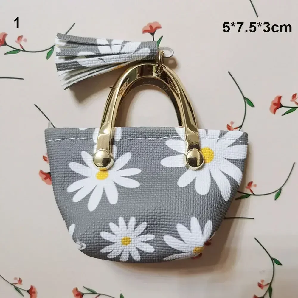 Chic Fashion Accessory Set for Dolls: Trendy Bags & Outfits