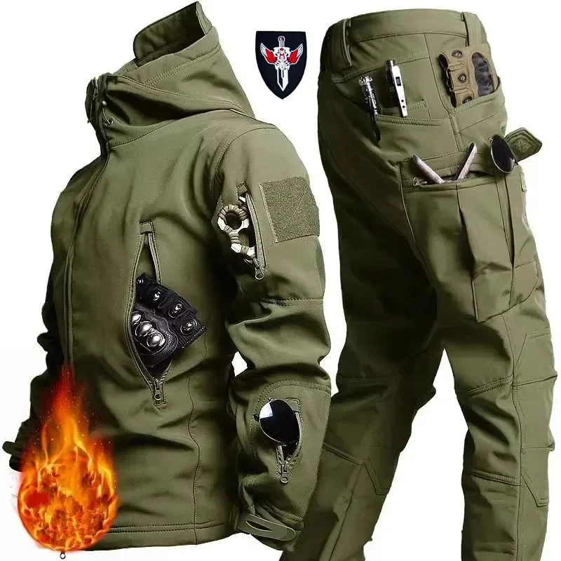 Low Price Sale of Men's Outdoor New Soft Shell Waterproof and Cut Resistant Thick Wool Fleece Multi Pocket Tactical Set 4