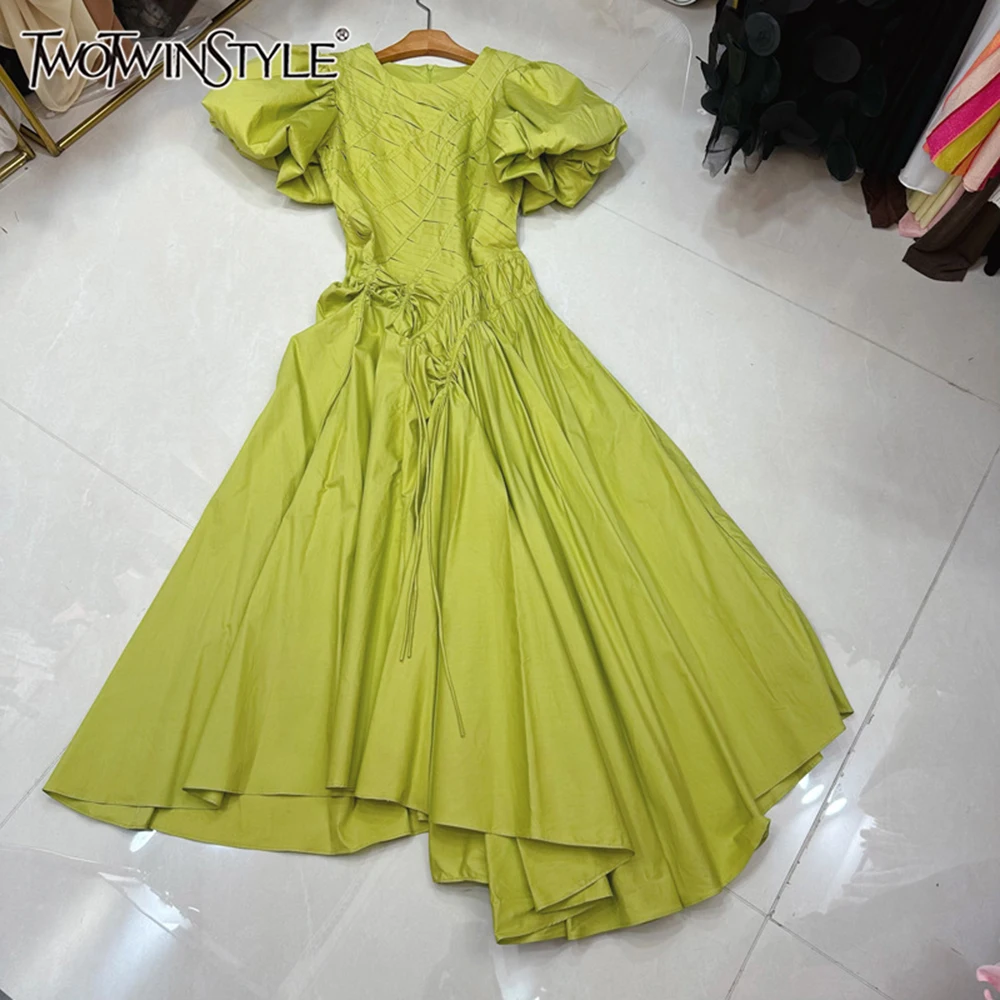 TWOTWINSTYLE Temperament Solid Dresses For Women Round Neck Bubble Sleeve High Waist Casual Folds Dress Female Style KDR538273