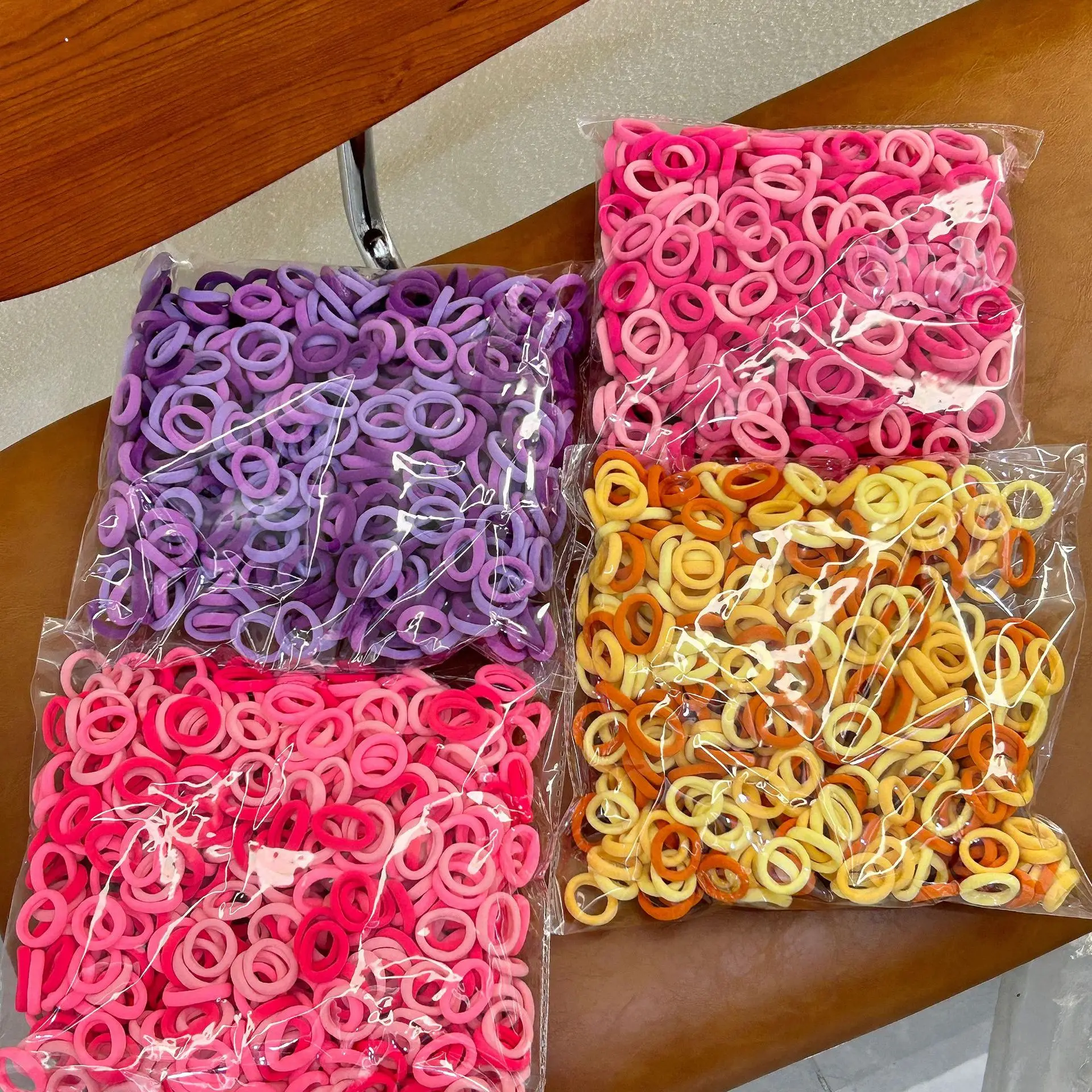 100/300/500 Stück Baby-Haargummis, keine Beschädigung, elastische Pferdeschwanzhalter, weiches, nahtloses, mehrfarbiges Band für Kleinkinder, Mädchen-Accessoires – Detail 3