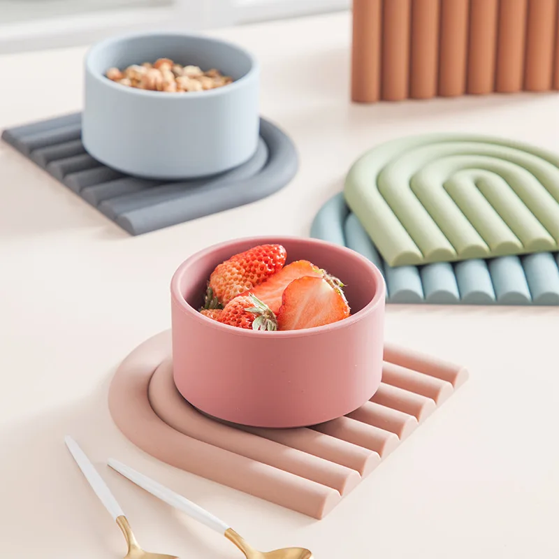 Description Picture 3 of itemSelf-designed Rainbow Silicone Coaster Household Table Heat Insulation High Temperature, Dish Casserole Anti-hot Mat Drain Mat