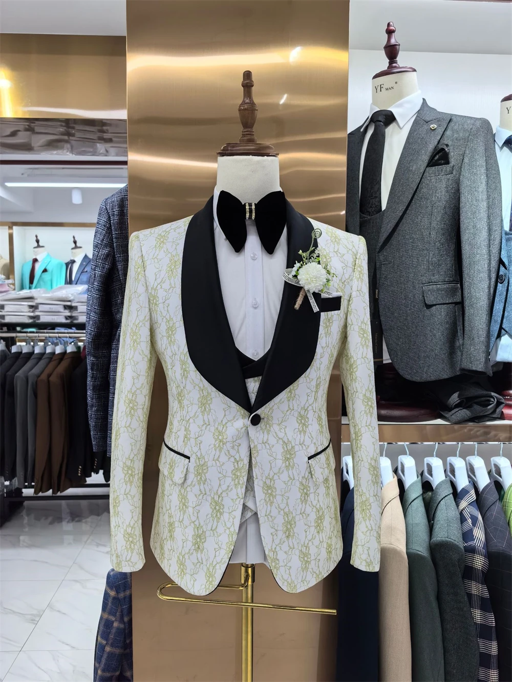 TX025 White