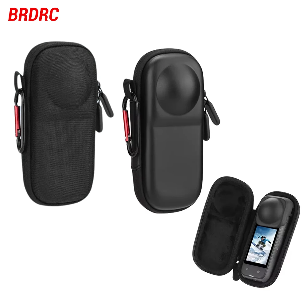 Étui de protection pour caméra d'action 360° ouvert montrant l'intérieur rembourré et le compartiment pour accessoires.