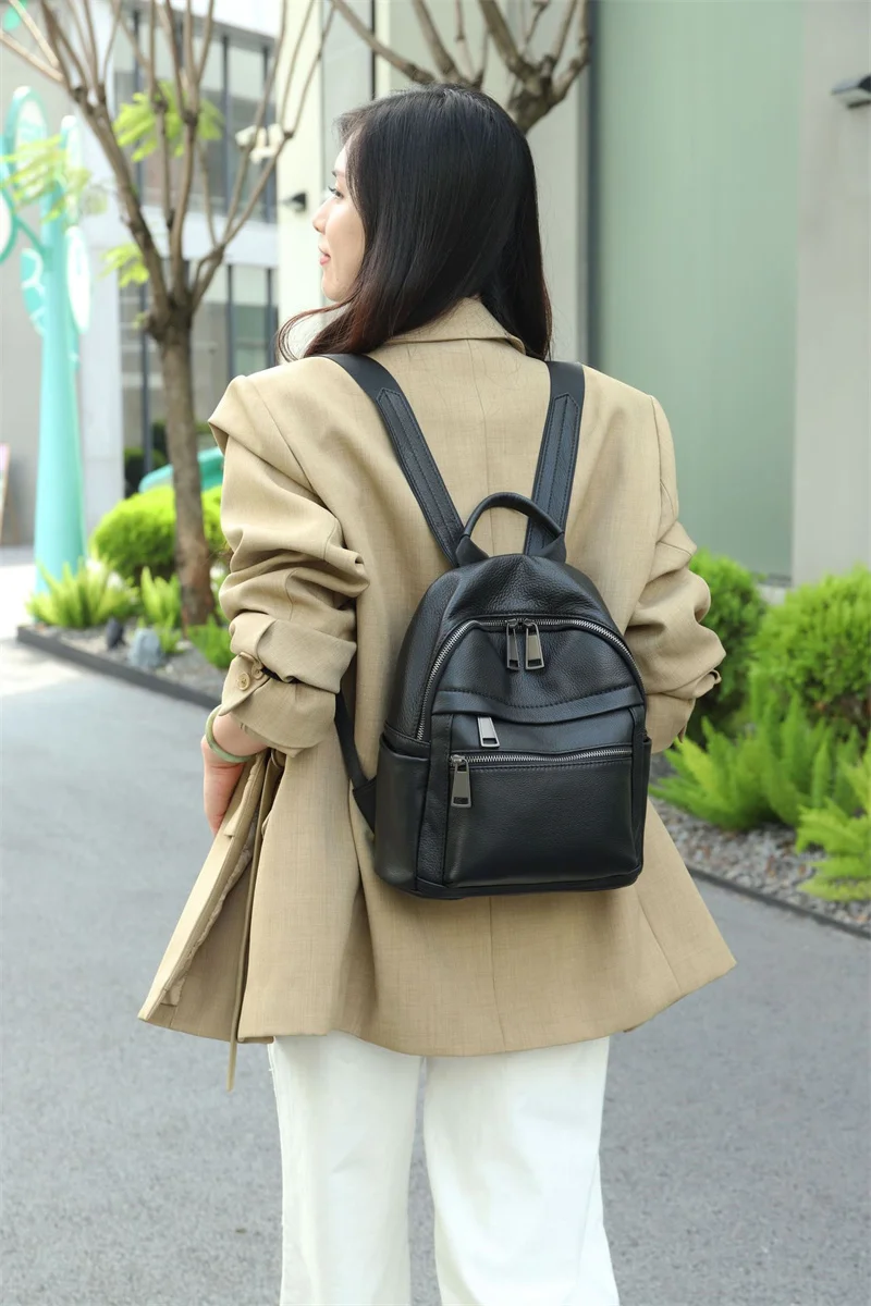 Weicher täglicher Damen-Rucksack aus echtem Leder, groß, geräumig, modisch, Rucksack aus Rindsleder, für Reisen, Business, College-Umhängetasche – Detail 7