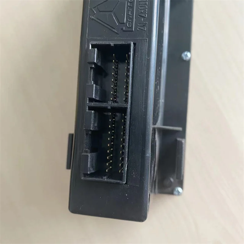 For CNHTC SINOTRUK Parts WG1664820003 Control Panel HOWO A7 T7H Heating And Cooling Air Conditioning Switch Control Key Volume