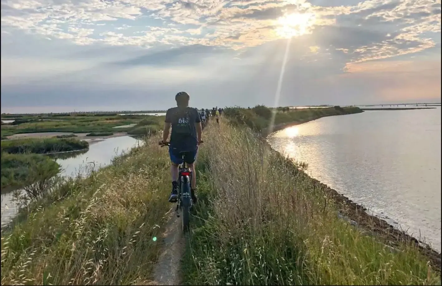 3000W new popular model launched with a maximum speed 50kmh of Ebike Seeker24 fat tire ebike dual motor 52V 23AH photo review